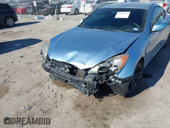 2010 Hyundai Genesis Coupe Premium z VIN KMHHT6KD1AU040560, wystawiony jako IAAI lot #41360956 z przebiegiem 118 738 mil mil oraz . Historia ofert i sprzedaży dostępna na DreamBid. Obrazek 6.