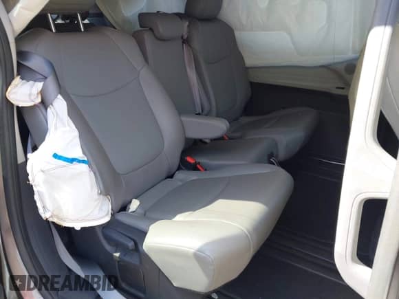 2022 Toyota Sienna XLE z VIN 5TDYRKEC2NS131989, wystawiony jako IAAI lot #42805853 z przebiegiem 30 126 mil mil oraz . Historia ofert i sprzedaży dostępna na DreamBid. Obrazek 8.