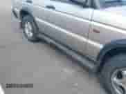 2000 Land Rover Discovery Cloth with VIN SALTY1247YA250393, listed as a IAAI auction lot 42900372 with 102,991 mi miles and . Bid and sale history available at DreamBid. Image 6.