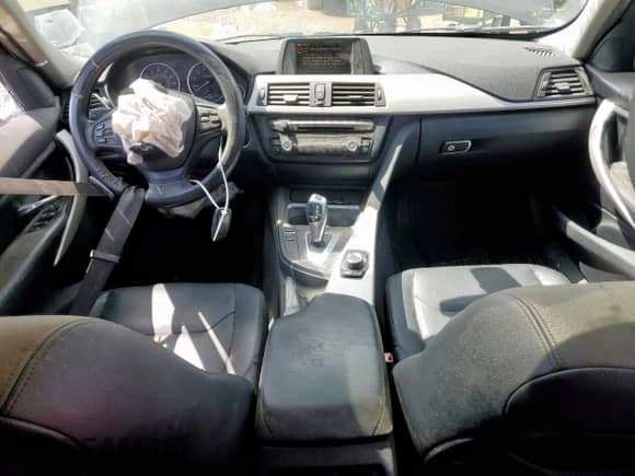 2014 BMW 3 Series 320i with VIN WBA3B1C59EK134700, listed as a Copart auction lot 60987785 with 149,684 mi miles and Salvage title. Bid and sale history available at DreamBid. Image 8.