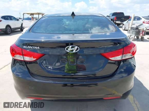2013 Hyundai Elantra Limited с VIN 5NPDH4AE0DH402752, выставлен на аукционе IAAI как лот 43124815 с пробегом 116 301 миль миль и . История ставок и продаж доступна на DreamBid. Изображение 16.