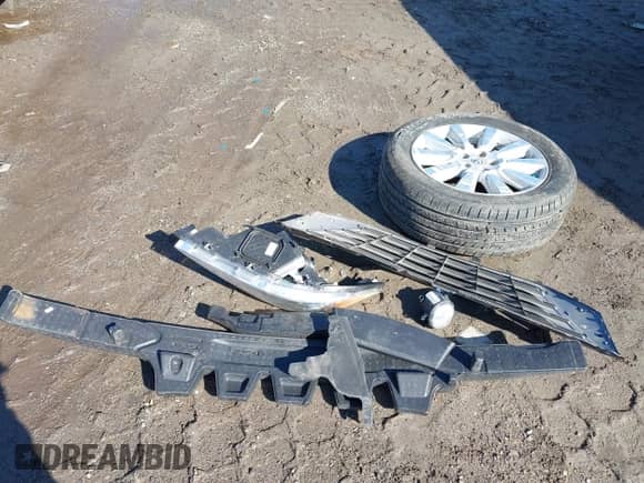 2017 Toyota Sienna XLE with VIN 5TDDZ3DC8HS166143, listed as a IAAI auction lot 41739916 with 132,948 mi miles and . Bid and sale history available at DreamBid. Image 12.