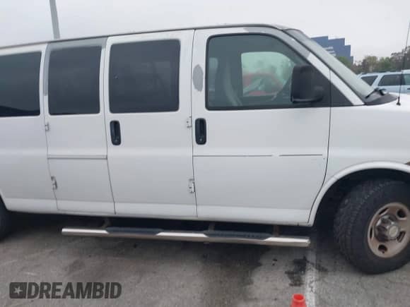 2010 Chevrolet Express Passenger LT с VIN 1GA2G1DG1A1105460, выставлен на аукционе IAAI как лот 42183627 с пробегом 165 692 миль миль и . История ставок и продаж доступна на DreamBid. Изображение 12.