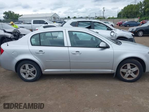 2010 Chevrolet Cobalt 2LT z VIN 1G1AF5F50A7149643, wystawiony jako IAAI lot #43050538 z przebiegiem 147 522 mil mil oraz . Historia ofert i sprzedaży dostępna na DreamBid. Obrazek 13.