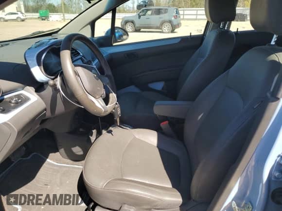 2014 Chevrolet Spark LT z VIN KL8CL6S03EC405840, wystawiony jako Copart lot #49493725 z przebiegiem 22 549 mil mil oraz Czysty tytuł • Clean title. Historia ofert i sprzedaży dostępna na DreamBid. Obrazek 7.