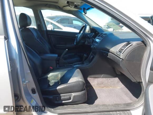 2005 Honda Accord EX-L with VIN 1HGCM66585A075393, listed as a IAAI auction lot 43227935 with 181,285 mi miles and . Bid and sale history available at DreamBid. Image 5.