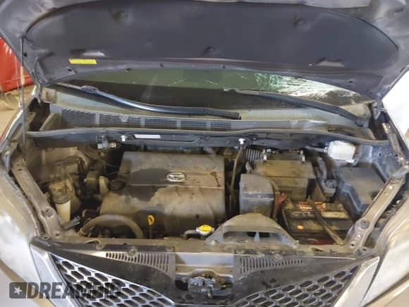 2011 Toyota Sienna SE with VIN 5TDXK3DC7BS034516, listed as a IAAI auction lot 41539955 with 209,309 mi miles and . Bid and sale history available at DreamBid. Image 10.