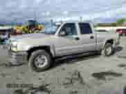 2004 Chevrolet Silverado 2500 LS z VIN 1GCGC23UX4F130368, wystawiony jako Copart lot #44360215 z przebiegiem 309 128 mil mil oraz Szkoda całkowita • Salvage title. Historia ofert i sprzedaży dostępna na DreamBid. Obrazek 1.