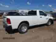 2019 Ram 1500 Tradesman z VIN 3C6JR7DT2KG555237, wystawiony jako Copart lot #68468455 z przebiegiem 143 131 mil mil oraz Szkoda całkowita • Salvage title. Historia ofert i sprzedaży dostępna na DreamBid. Obrazek 3.