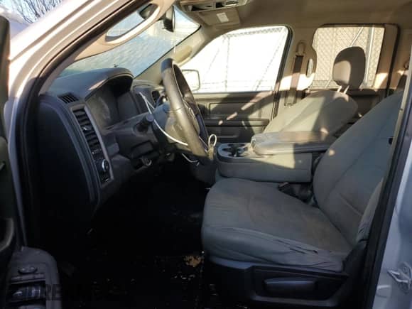 2013 Ram 1500 ST with VIN 1C6RR7FT0DS710105, listed as a Copart auction lot 41626515 with 271,553 mi miles and Clean title. Bid and sale history available at DreamBid. Image 7.