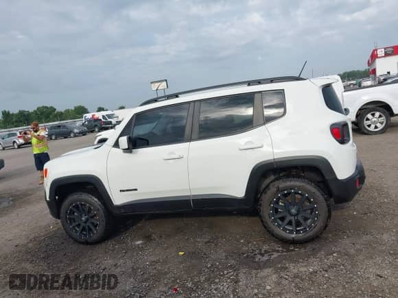 2017 Jeep Renegade Altitude с VIN ZACCJBBB5HPF50420, выставлен на аукционе IAAI как лот 42660798 с пробегом 138 594 миль миль и . История ставок и продаж доступна на DreamBid. Изображение 14.