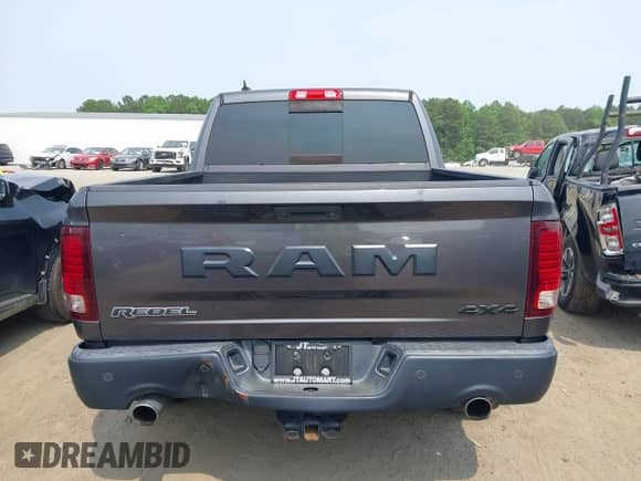 2017 Ram 1500 Rebel z VIN 1C6RR7YT6HS861839, wystawiony jako IAAI lot #42407025 z przebiegiem 127 084 mil mil oraz . Historia ofert i sprzedaży dostępna na DreamBid. Obrazek 16.