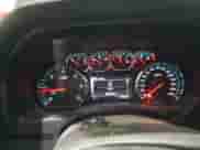 2014 Chevrolet Silverado 1500 LT z VIN 1GCVKREH7EZ357939, wystawiony jako Copart lot #83769545 z przebiegiem 266 458 mil mil oraz Czysty tytuł • Clean title. Historia ofert i sprzedaży dostępna na DreamBid. Obrazek 9.