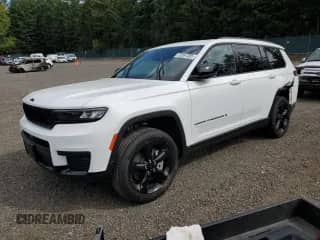 2025 Jeep Grand Cherokee Laredo X z VIN 1C4RJKAG2S8663389, wystawiony jako Copart lot #72097385 z przebiegiem 4 822 mil mil oraz Szkoda całkowita • Salvage title. Historia ofert i sprzedaży dostępna na DreamBid. Obrazek 1.