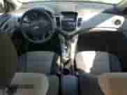 2012 Chevrolet Cruze LS z VIN 1G1PC5SH2C7273452, wystawiony jako Copart lot #82410655 z przebiegiem 156 848 mil mil oraz Szkoda całkowita • Salvage title. Historia ofert i sprzedaży dostępna na DreamBid. Obrazek 8.