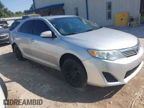 2014 Toyota Camry L с VIN 4T4BF1FK2ER440325, выставлен на аукционе IAAI как лот 43327460 с пробегом 126 798 миль миль и . История ставок и продаж доступна на DreamBid. Изображение 1.