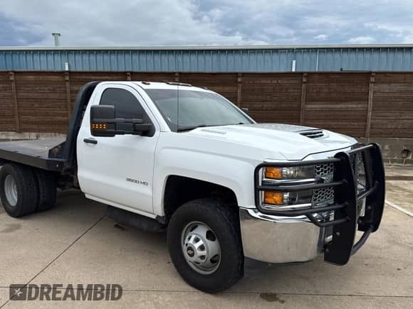 2019 Chevrolet Silverado 3500 с VIN 1GB3KVCY4KF126985, выставлен на аукционе Copart как лот 54719495 с пробегом 198 427 миль миль и Чистый • Clean title. История ставок и продаж доступна на DreamBid. Изображение 1.