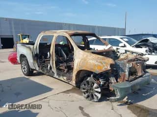 2020 Chevrolet Silverado 1500 LT с VIN 3GCUYDED0LG261562, выставлен на аукционе IAAI как лот 41978972 с пробегом Не указан миль и . История ставок и продаж доступна на DreamBid. Изображение 1.