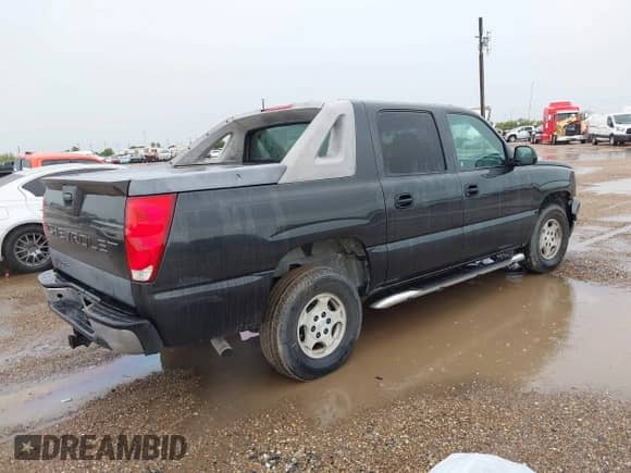 2003 Chevrolet Avalanche with VIN 3GNEC13T33G258609, listed as a IAAI auction lot 42502366 with 182,340 mi miles and . Bid and sale history available at DreamBid. Image 4.