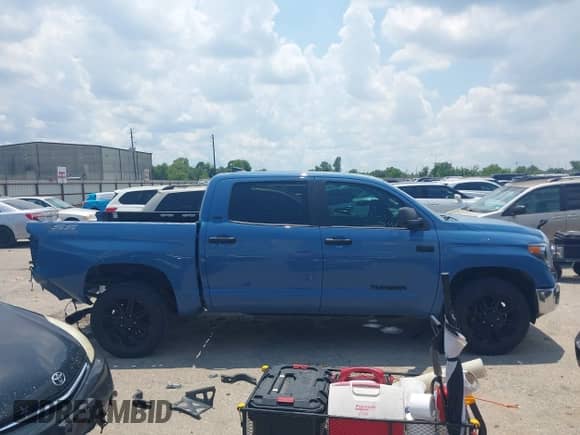 2020 Toyota Tundra SR5 с VIN 5TFEY5F11LX259264, выставлен на аукционе IAAI как лот 42925013 с пробегом 76 318 миль миль и . История ставок и продаж доступна на DreamBid. Изображение 14.