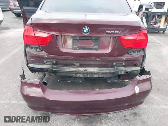 2010 BMW 3 Series 328i с VIN WBAPH5C59AA439122, выставлен на аукционе IAAI как лот 43225814 с пробегом 177 390 миль миль и . История ставок и продаж доступна на DreamBid. Изображение 6.