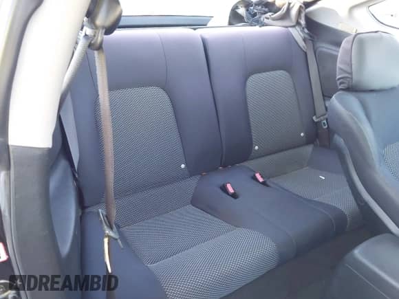 2006 Hyundai Tiburon GS z VIN KMHHM65DX6U217882, wystawiony jako IAAI lot #43576572 z przebiegiem 158 336 mil mil oraz . Historia ofert i sprzedaży dostępna na DreamBid. Obrazek 8.