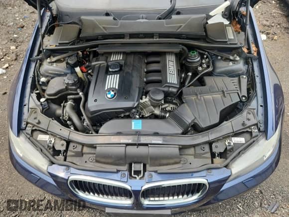 2011 BMW 3 Series 328i xDrive с VIN WBAPK5C59BA654440, выставлен на аукционе Copart как лот 67171525 с пробегом 75 570 миль миль и На запчасти • Non repairable. История ставок и продаж доступна на DreamBid. Изображение 11.