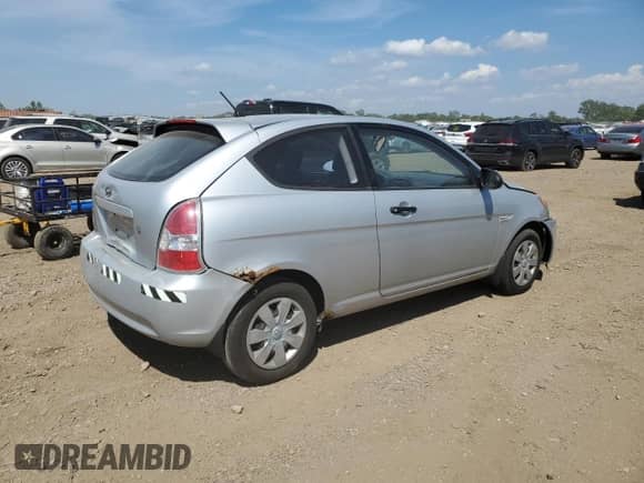 2007 Hyundai Accent GS с VIN KMHCM36C07U041621, выставлен на аукционе Copart как лот 67947085 с пробегом 151 858 миль миль и Списание • Salvage title. История ставок и продаж доступна на DreamBid. Изображение 3.