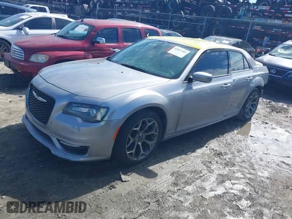 2018 Chrysler 300 S с VIN 2C3CCABG1JH269551, выставлен на аукционе IAAI как лот 41607485 с пробегом 127 046 миль миль и . История ставок и продаж доступна на DreamBid. Изображение 2.