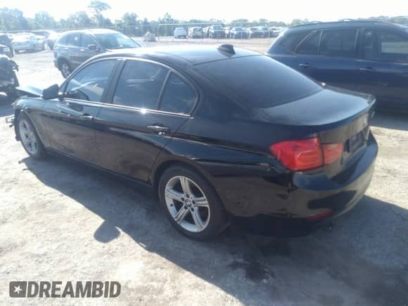 2013 BMW 3 Series 320i с VIN WBA3B1C58DK128563, выставлен на аукционе IAAI как лот 34051587 с пробегом 146 359 миль миль и . История ставок и продаж доступна на DreamBid. Изображение 3.