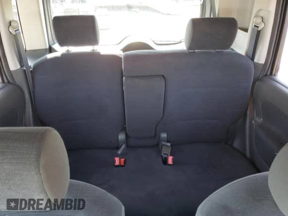 2013 Nissan Cube S z VIN JN8AZ2KR4DT300019, wystawiony jako Copart lot #50992975 z przebiegiem Nie podano mil oraz Czysty tytuł • Clean title. Historia ofert i sprzedaży dostępna na DreamBid. Obrazek 10.