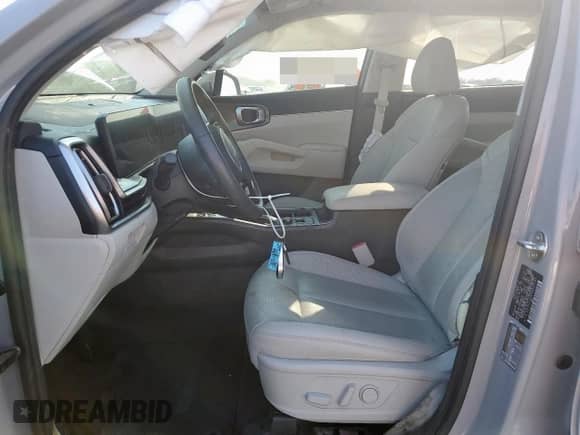 2024 Kia Sorento S with VIN 5XYRL4JC0RG296448, listed as a Copart auction lot 70356385 with 14,653 mi miles and Salvage title. Bid and sale history available at DreamBid. Image 7.