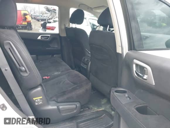 2013 Nissan Pathfinder Platinum with VIN 5N1AR2MN9DC689838, listed as a IAAI auction lot 41733483 with 118,502 mi miles and . Bid and sale history available at DreamBid. Image 8.