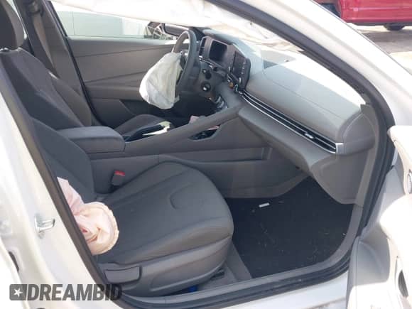 2025 Hyundai Elantra SE with VIN KMHLL4DG1SU900254, listed as a IAAI auction lot 43168870 with 22,446 mi miles and . Bid and sale history available at DreamBid. Image 5.