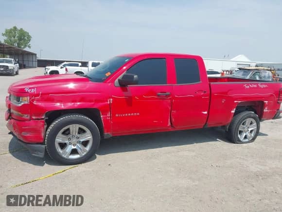 2017 Chevrolet Silverado 1500 Custom с VIN 1GCRCPEC1HZ332692, выставлен на аукционе IAAI как лот 43062790 с пробегом 145 019 миль миль и . История ставок и продаж доступна на DreamBid. Изображение 6.