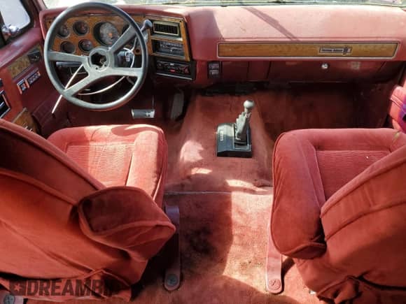 1990 Chevrolet Suburban с VIN 1GNEV16K1LF120503, выставлен на аукционе Copart как лот 49744645 с пробегом 269 232 миль миль и Чистый • Clean title. История ставок и продаж доступна на DreamBid. Изображение 8.