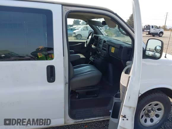 2013 Chevrolet Express Cargo with VIN 1GCSGAFX0D1160359, listed as a IAAI auction lot 43115960 with 343,694 mi miles and . Bid and sale history available at DreamBid. Image 5.