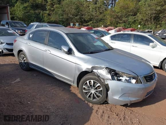 2010 Honda Accord LX z VIN 1HGCP2F3XAA016936, wystawiony jako IAAI lot #43172030 z przebiegiem 213 414 mil mil oraz . Historia ofert i sprzedaży dostępna na DreamBid. Obrazek 6.