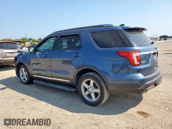2018 Ford Explorer XLT z VIN 1FM5K7D8XJGA76564, wystawiony jako Copart lot #80813925 z przebiegiem 142 686 mil mil oraz Szkoda całkowita • Salvage title. Historia ofert i sprzedaży dostępna na DreamBid. Obrazek 2.