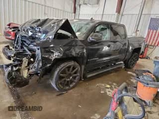 2017 Chevrolet Silverado 1500 LT с VIN 3GCUKRECXHG143905, выставлен на аукционе Copart как лот 71458895 с пробегом Не указан миль и На запчасти • Non repairable. История ставок и продаж доступна на DreamBid. Изображение 1.