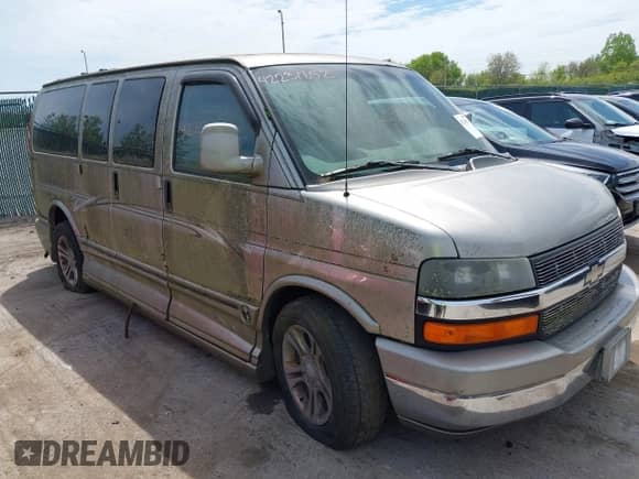 2003 Chevrolet Express Cargo YF7 Upfitter z VIN 1GBFG15T931133910, wystawiony jako IAAI lot #42231852 z przebiegiem 104 198 mil mil oraz . Historia ofert i sprzedaży dostępna na DreamBid. Obrazek 1.