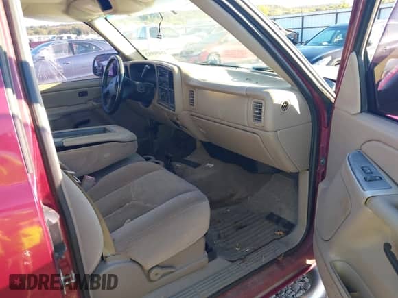 2004 GMC Sierra 1500 SLE z VIN 2GTEC19V141239911, wystawiony jako IAAI lot #43450992 z przebiegiem Nie podano mil oraz . Historia ofert i sprzedaży dostępna na DreamBid. Obrazek 5.