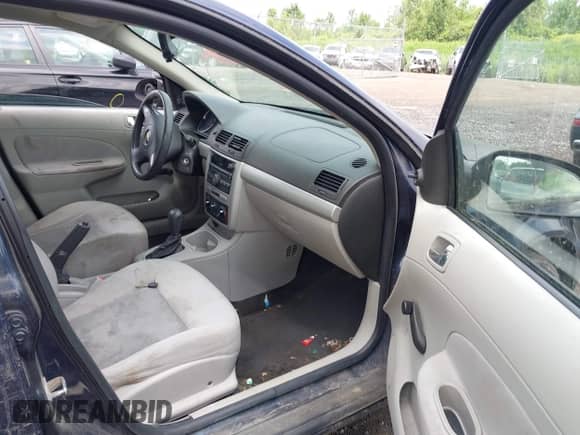 2010 Chevrolet Cobalt LS с VIN 1G1AB5F5XA7243508, выставлен на аукционе IAAI как лот 42612621 с пробегом 129 292 миль миль и . История ставок и продаж доступна на DreamBid. Изображение 5.