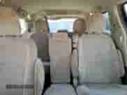 2017 Toyota Sienna LE Auto Access Seat z VIN 5TDKZ3DC4HS853532, wystawiony jako Copart lot #58519405 z przebiegiem 106 463 mil mil oraz Czysty tytuł • Clean title. Historia ofert i sprzedaży dostępna na DreamBid. Obrazek 10.