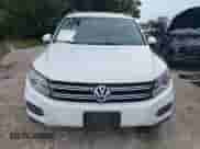 2017 Volkswagen Tiguan S с VIN WVGBV7AXXHK052651, выставлен на аукционе IAAI как лот 42993682 с пробегом 72 372 миль миль и . История ставок и продаж доступна на DreamBid. Изображение 12.