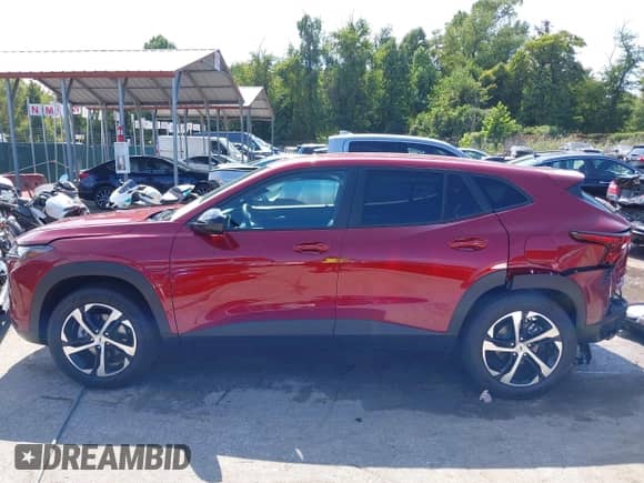 2025 Chevrolet Trax 1RS с VIN KL77LGEP6SC300788, выставлен на аукционе IAAI как лот 43183710 с пробегом 1 431 миль миль и . История ставок и продаж доступна на DreamBid. Изображение 14.