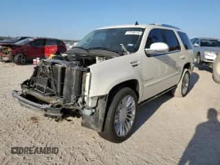 2014 Cadillac Escalade Premium с VIN 1GYS3CEF4ER229647, выставлен на аукционе Copart как лот 71798754 с пробегом Не указан миль и Списание • Salvage title. История ставок и продаж доступна на DreamBid. Изображение 1.