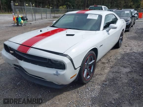 2013 Dodge Challenger SXT with VIN 2C3CDYAG9DH734248, listed as a IAAI auction lot 41837944 with 113,142 mi miles and . Bid and sale history available at DreamBid. Image 18.
