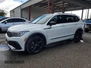 2023 Volkswagen Tiguan SE R-Line Black с VIN 3VVCB7AX2PM117972, выставлен на аукционе Copart как лот 68735735 с пробегом 39 266 миль миль и На запчасти • Non repairable. История ставок и продаж доступна на DreamBid. Изображение 1.