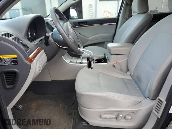 2010 Hyundai Veracruz Limited с VIN KM8NUDCC0AU135282, выставлен на аукционе Copart как лот 71291485 с пробегом 136 132 миль миль и Чистый • Clean title. История ставок и продаж доступна на DreamBid. Изображение 7.